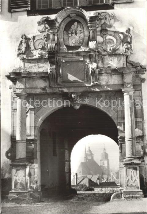Schmalkalden Thueringen Blick auf die Stadtkirche durch das Tor von Schloss Wilh