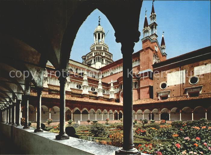 Certosa Di Pavia Kleine Klosterhalle und Tiburium