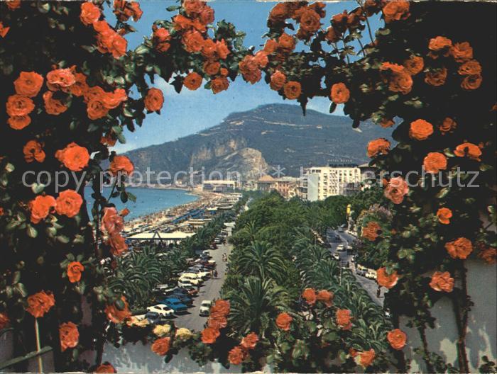 Finale Ligure Strand und Palmenallee