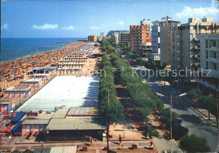 Pesaro Lungomare e spiaggia Nord Strandpromenade