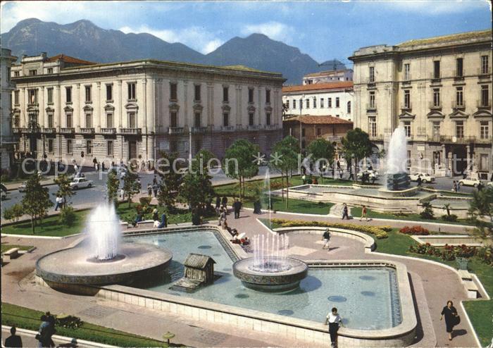 Avellino Piazza Liberia Freiheitsplatz Wasserspiele