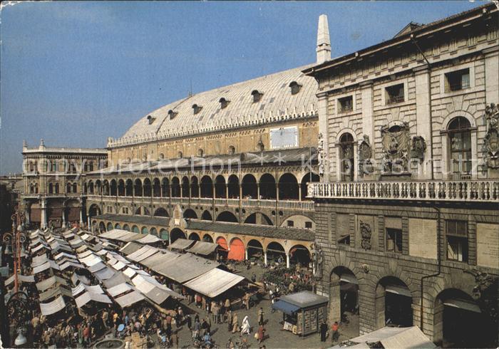 Padova Piazza delle Erbe Platz Gemuesemarkt
