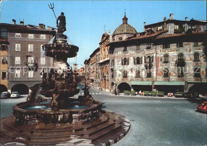 Trento Piazza Duomo Fontana del Nettuno Casa Rella
