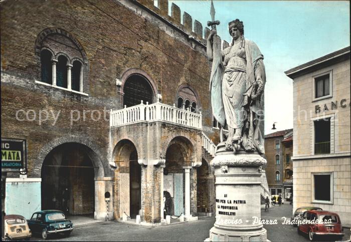 Treviso Piazza Indipendenza Monumento Unabhaengigkeitsplatz Statue Denkmal