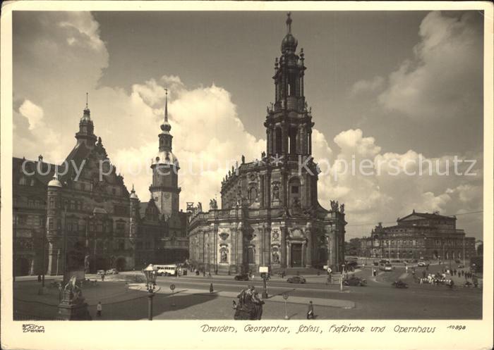 DRESDEN Elbe Schloss Hofkirche Opernhaus