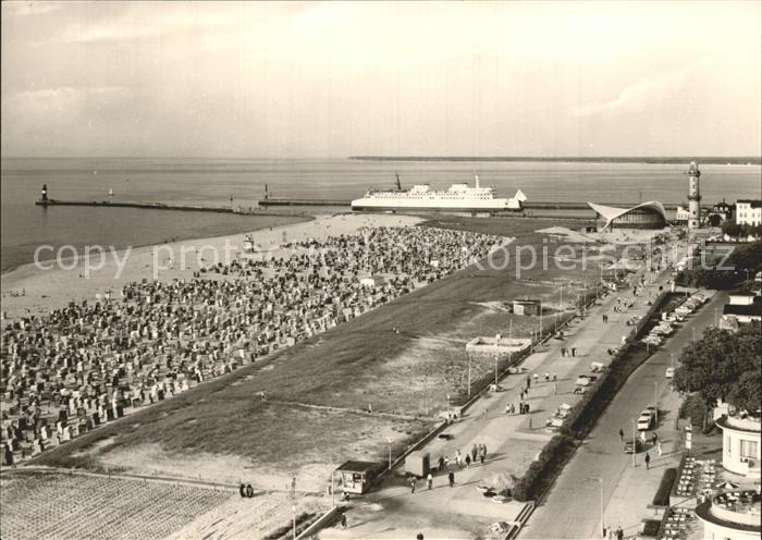 Warnemuende Ostseebad Blick vom 19. Stock Hotel Neptun Teepott Leuchtturm Faehre
