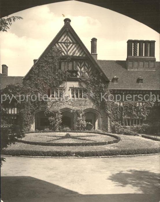 Potsdam Innenhof Cecilienhof Historische Gedenkstaette des Potsdamer Abkommens