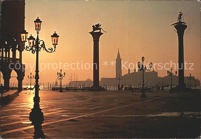 Venezia Venedig Piazzetta San Marco alba Markusplatz bei Sonnenaufgang