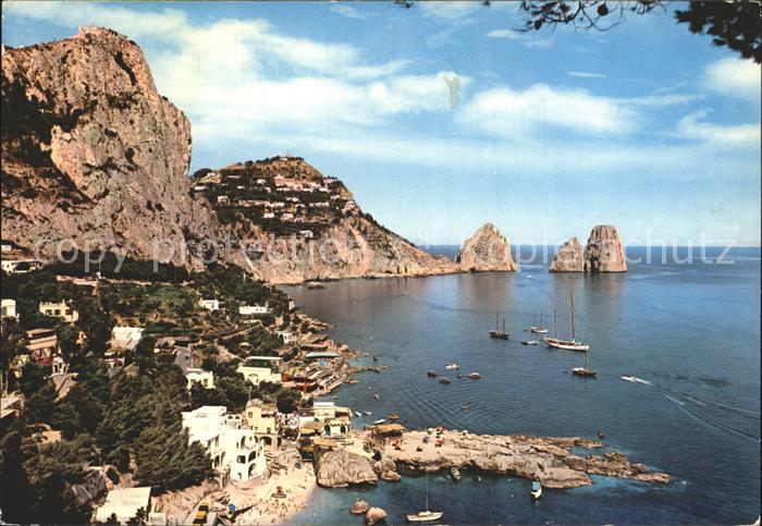 Capri Marina piccola e Faraglioni Strand Kueste Felsen