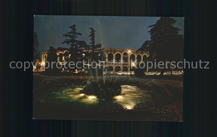 Verona Veneto Piazza Bra Fontana notturno