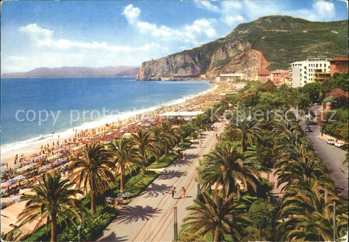 Finale Ligure Spiaggia Viale delle palme Strand Kueste