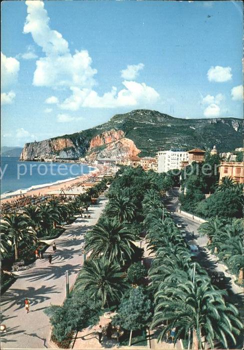 Finale Ligure Spiaggia Viale delle palme Strand Kueste