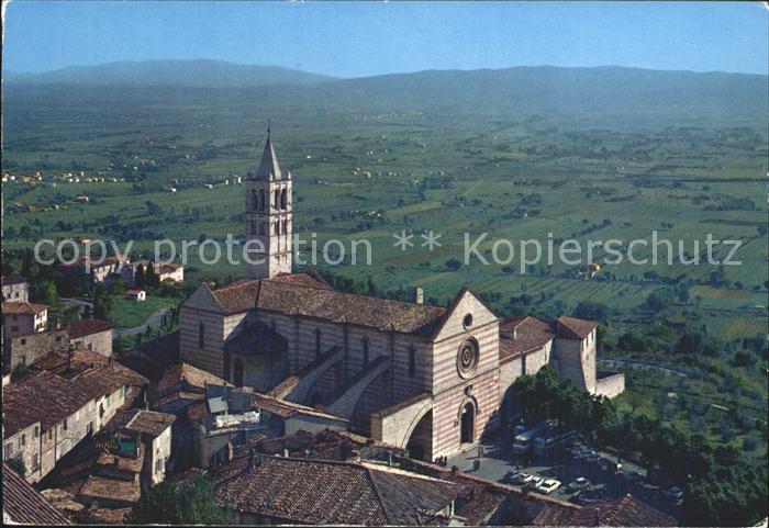 Assisi Umbria Basilica di Santa Chiara e la pianura umbra