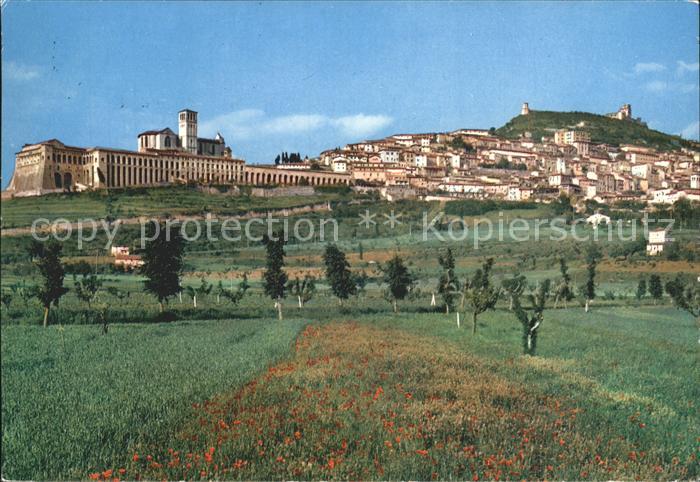 Assisi Umbria Panorama dalla pianura Basilica