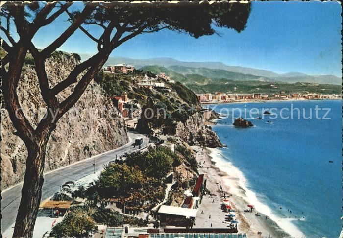 Albissola Kuestenstrasse Strand