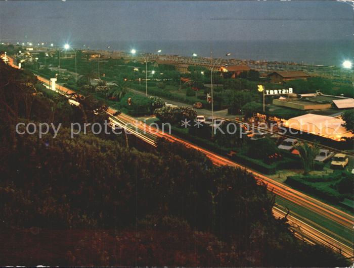 Forte dei Marmi Notturna Viali Lungomare Nachtaufnahme