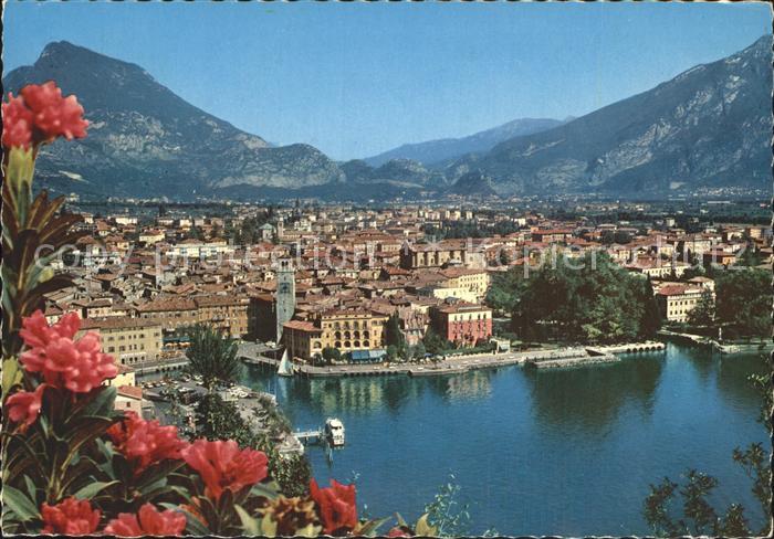 Riva del Garda Hafen Panorama Alpen