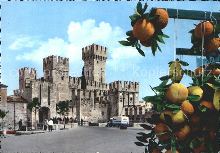 Sirmione Lago di Garda Castello Scaligero Schloss Gardasee Apfelsinen