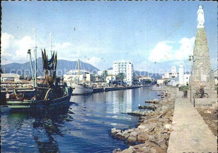 Viareggio Madonnina del molo Kleine Madonna Hafendamm Fischkutter