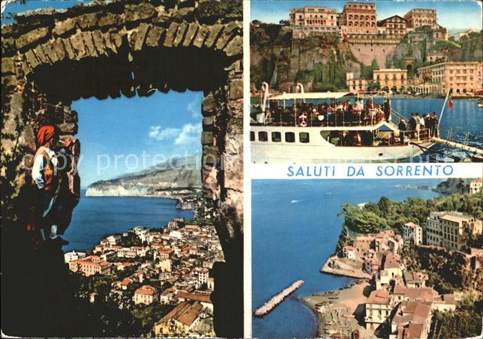 Sorrento Campania Durchblick zur Kueste Hafen Dampfer