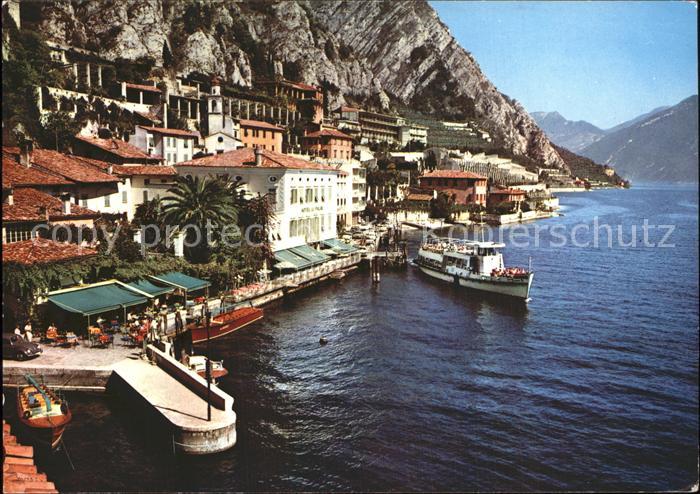 Limone sul Garda Haeuserpartie am Gardasee Bootsanleger Hotel Restaurant
