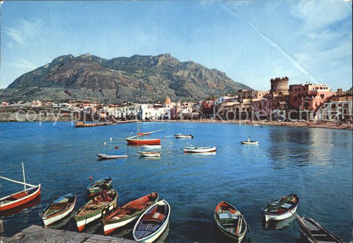 Forio d Ischia Hafen Strand Berge