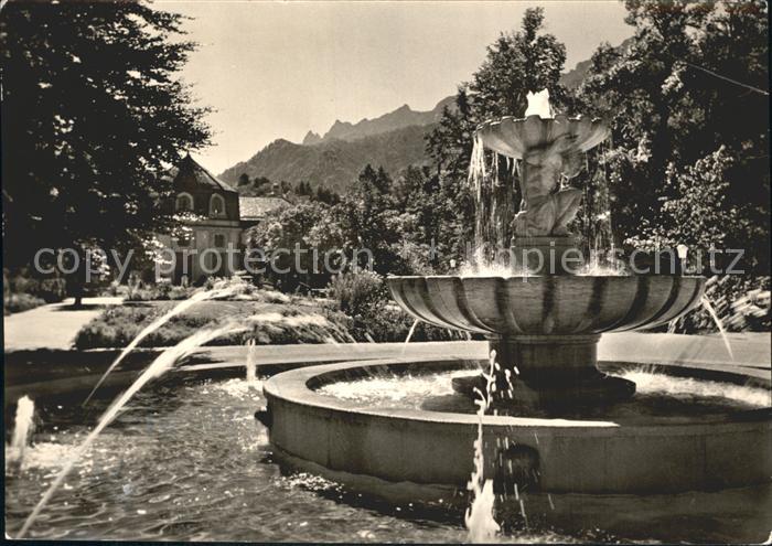 Bad Reichenhall Kurpark gegen Lattengebirge Brunnen