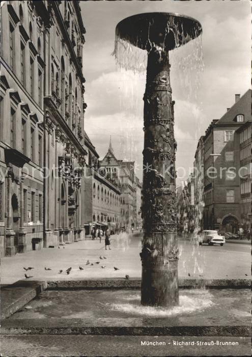 Muenchen Bayern Richard Strauss Brunnen