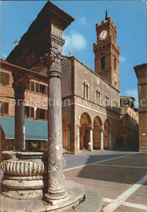 Pienza Pozzo e Palazzo Pubblico XV Secolo Brunnen Volkspalast