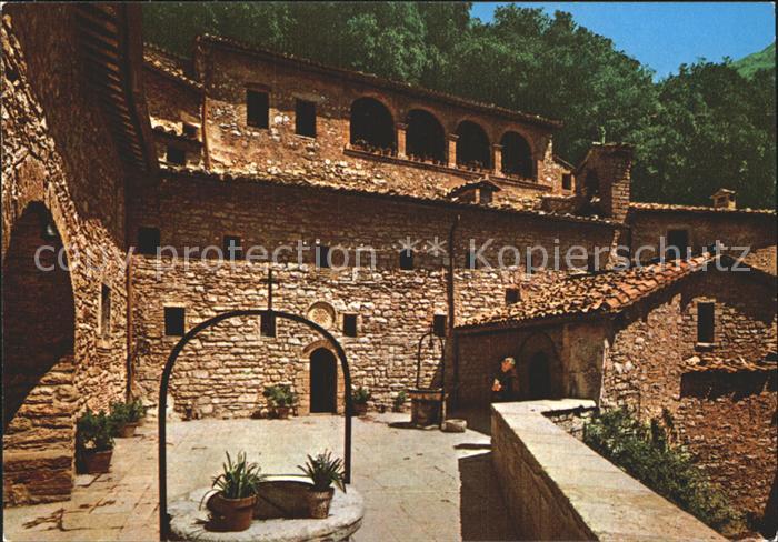 Assisi Umbria Eremo delle Carceri Chiostro Einsiedelei Kloster Klosterhof