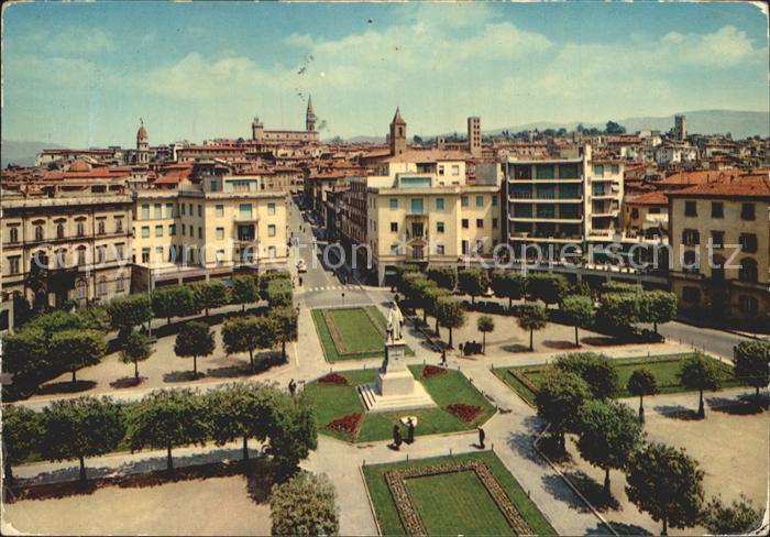 Arezzo Piazza Guido Monaco Monumento Platz Denkmal