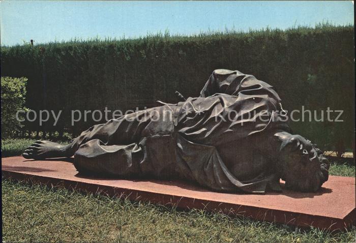 Frattocchie Istituto Studi Comunisti Monumento al Partiginao caduto Scultore Mar