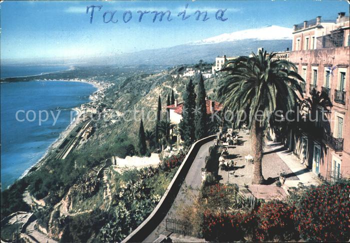 Taormina Sizilien Pensione Villa Schuler Blick zum aetna Vulkan