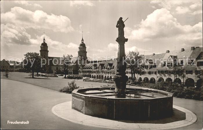 FREUDENSTADT BW Marktplatz mit Marktbrunnen