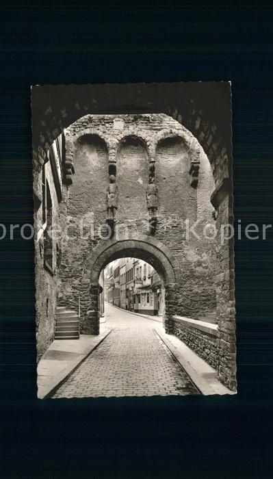 Andernach Rheintor mit Baeckerjungen