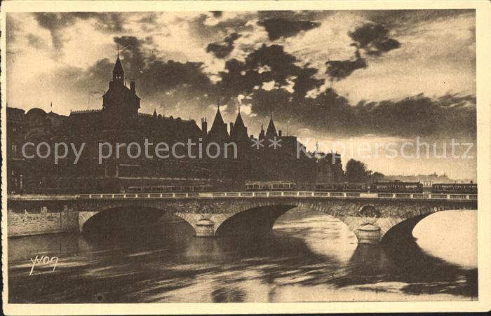 Paris La Conciergerie et le Pont au Change