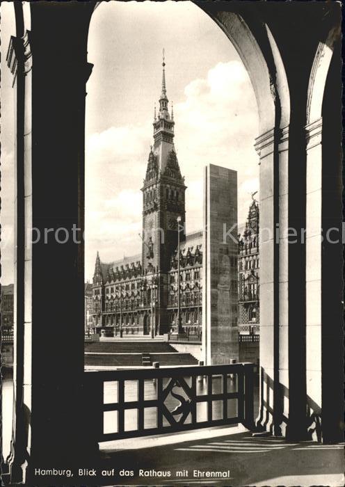 HAMBURG  CITY Rathaus mit Ehrenmal
