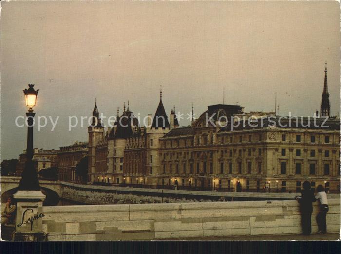Paris la nuit La Conciergerie