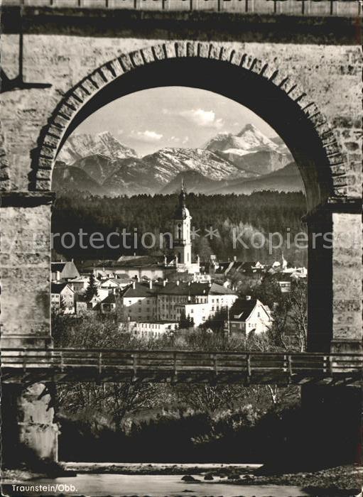 Traunstein Oberbayern Partie an der Traun mit Watzmann und Hochkalter