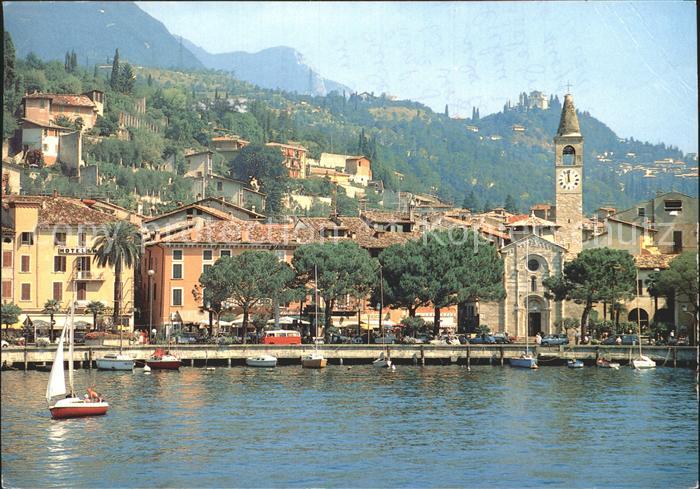 Maderno Lago di Garda Seepromenade Ansicht vom Gardasee aus Kirche