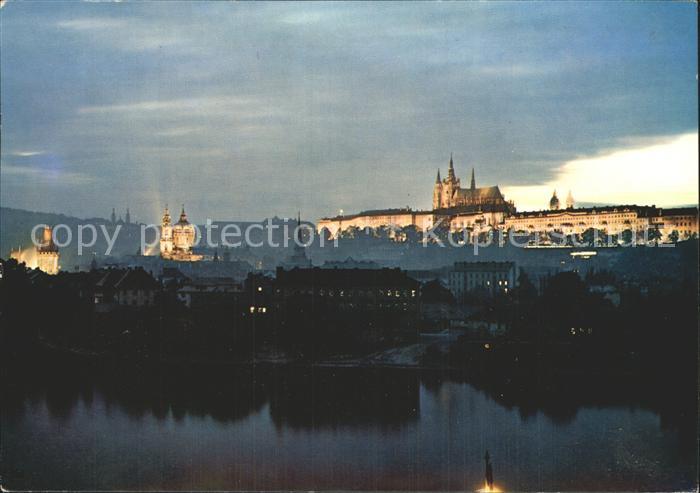 Praha Prahy Prague Prager Burg Hradcany beleuchtet