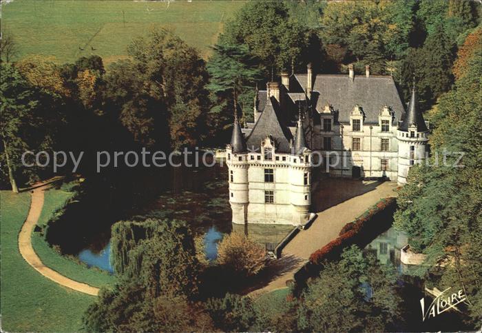 Azay-le-Rideau Vue aerienne du Chateau et de l'Indre