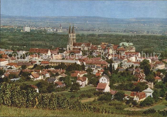 Klosterneuburg Panorama mit Augustiner Chorherrenstift