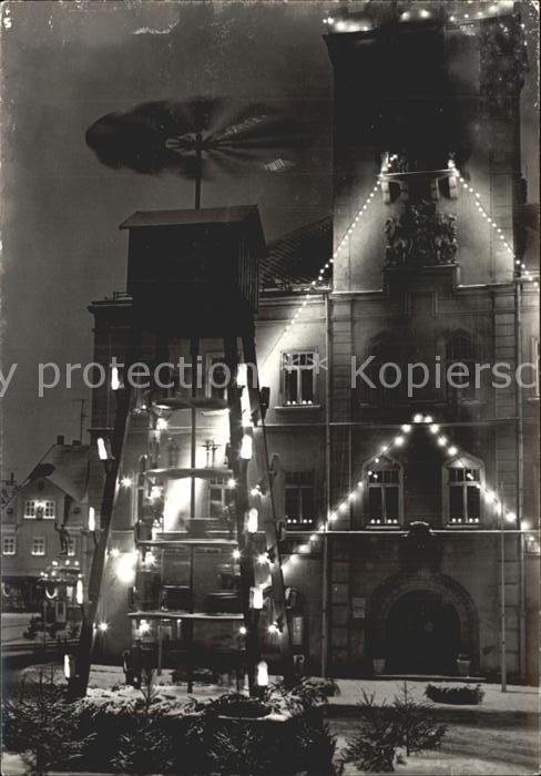 Schneeberg Erzgebirge Weihnachtspyramide am Rathaus