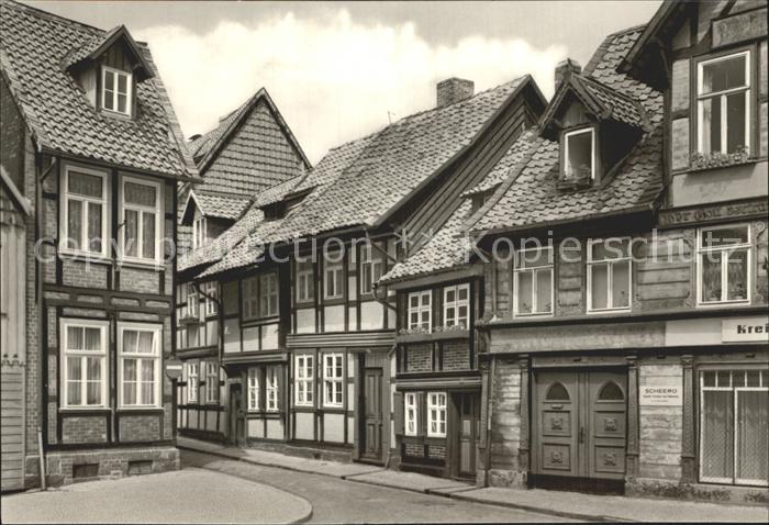 Wernigerode Harz Alte Fachwerkbauten mit kleinstem Haus