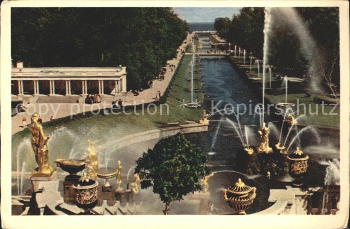 Petrodvorets St Petersburg Kanal Springbrunnen