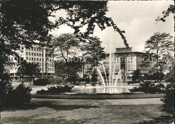 Koeln Rhein Friedrich Ebert Platz Springbrunnen