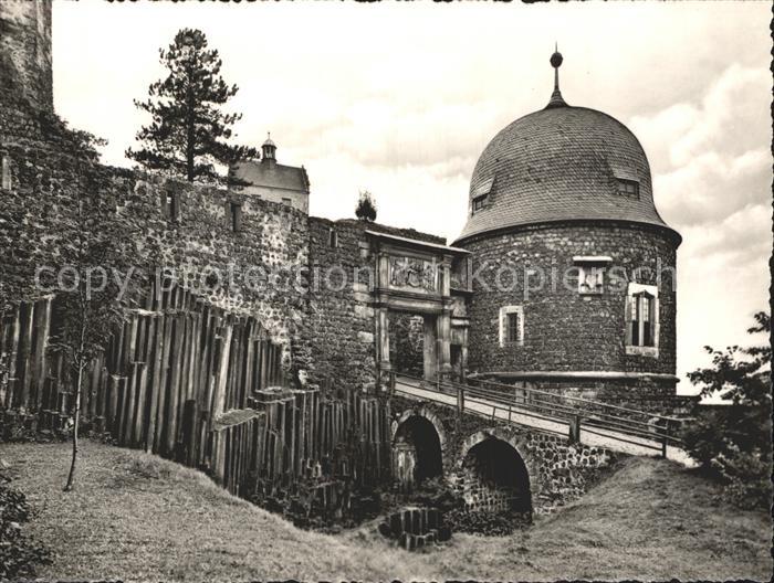 Stolpen Burg Basaltgruppe Hauptportal Schoesserturm
