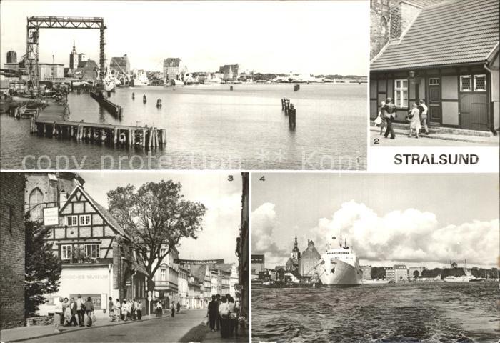 Stralsund Mecklenburg Vorpommern Ruegendammbruecke Torschliesserhaeuschen MS Fri