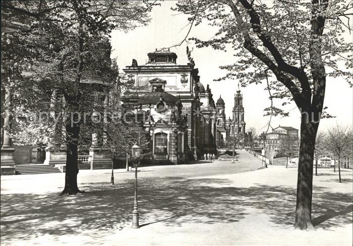 DRESDEN Elbe Bruehlsche Terrasse